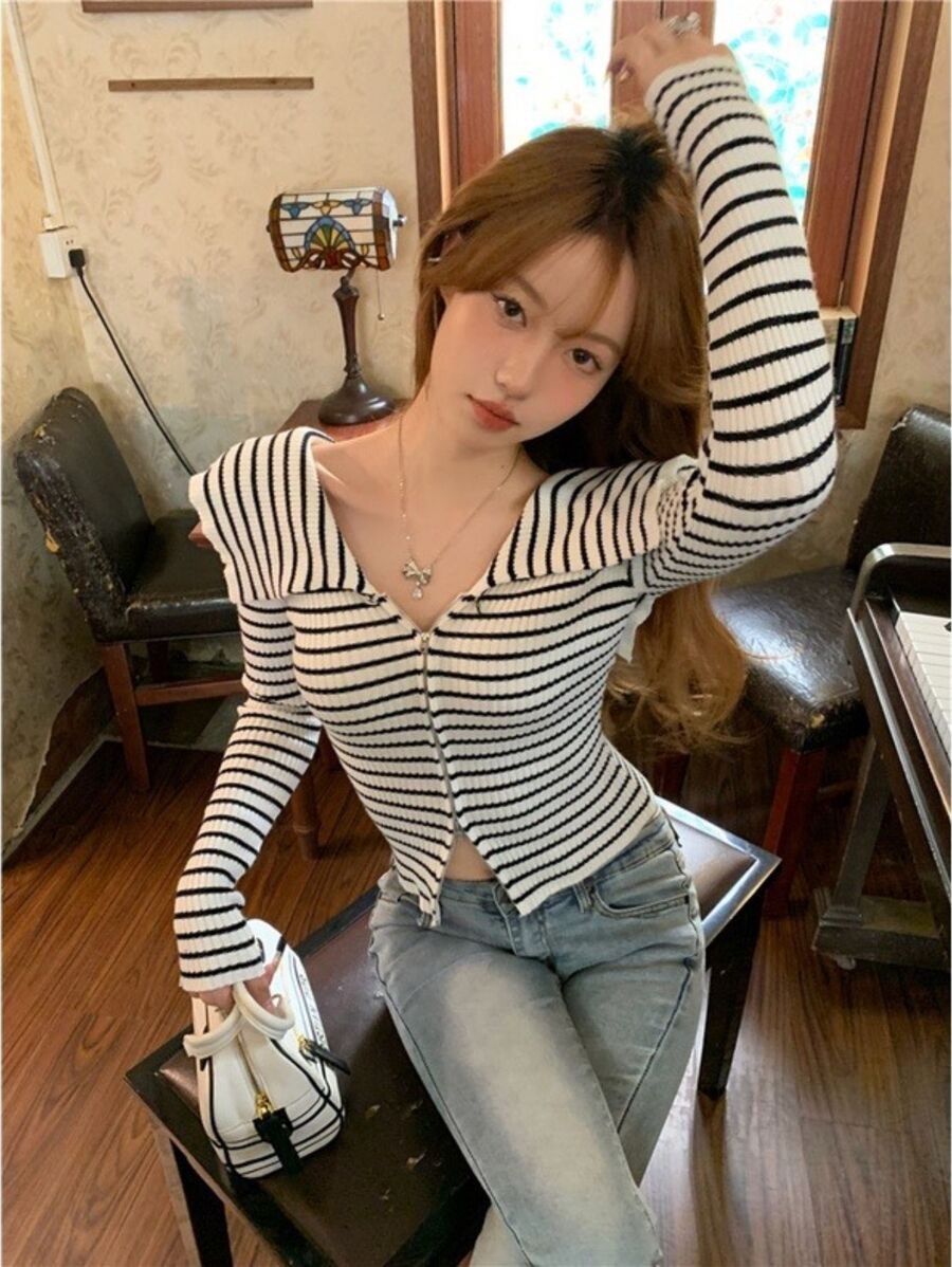 เสื้อไหมพรมแขนยาวลายทางคอปก มีซิปหน้า ผ้าร่อง สีน่ารักกสไตล์โคเรียมากก  i-32