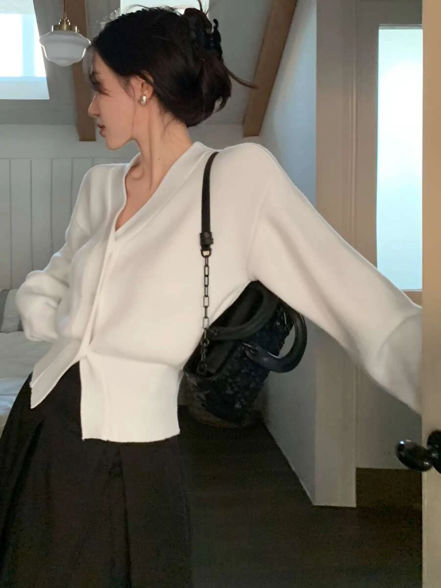 เสื้อคาร์ดิแกน ครอป สีพื้น ไหล่ตก กระดุมด้านหน้า i-63