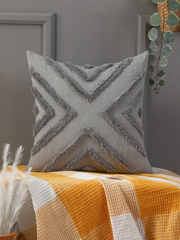 หมอนอิง ไม่มีฟิลเลอร์ ประดับพู่ a-76