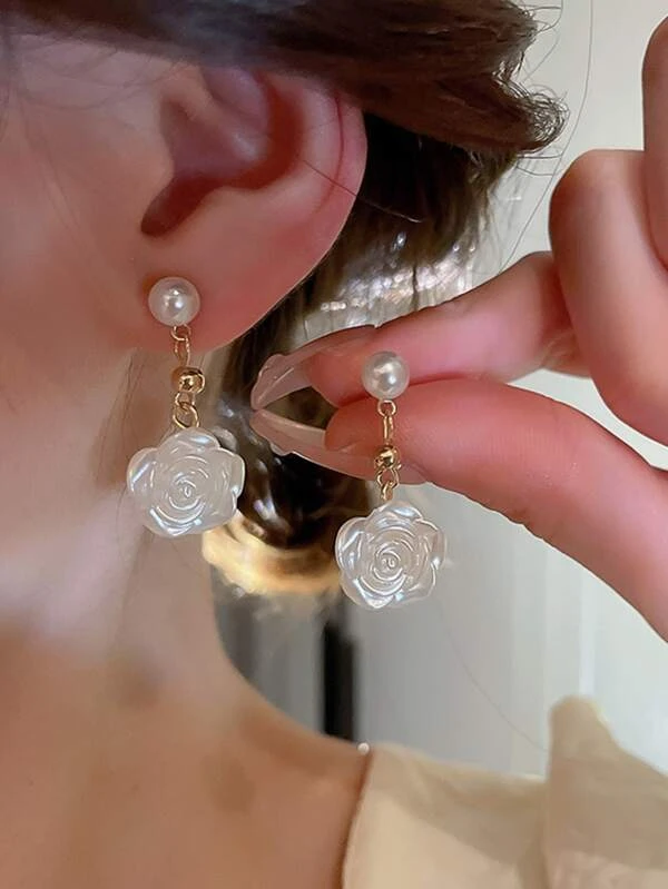 ต่างหูหล่น ประดับ มุกเทียม ดอกไม้ e-12