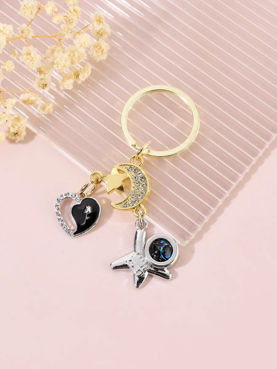 พวงกุญแจ ตกแต่ง พลอยเทียม หัวใจ & นักบินอวกาศ จี้  k-037