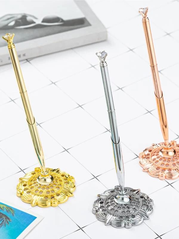 ปากกาลูกลื่น สีสุ่ม 1 ชิ้น s-47