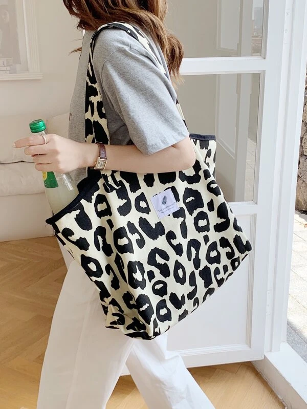 กระเป๋าโท้ท ลาย เสือดาว แพทช์ ตัวอักษร ื-67