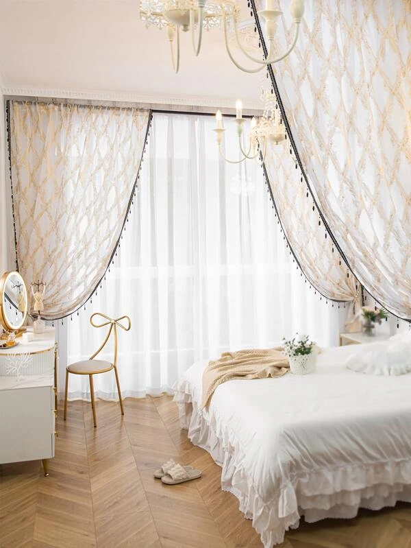 ผ้าม่าน ผ้าโปร่ง ลายสก็อต ลูกปัด ตกแต่ง พู่   0106