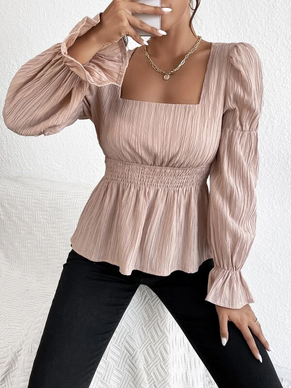 เสื้อเบลาส์ชายระบาย แขนเย็บรอยจีบ คอเหลี่ยม  ก-17